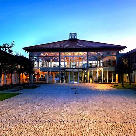 Sportschule Oberhaching Exterior foto
