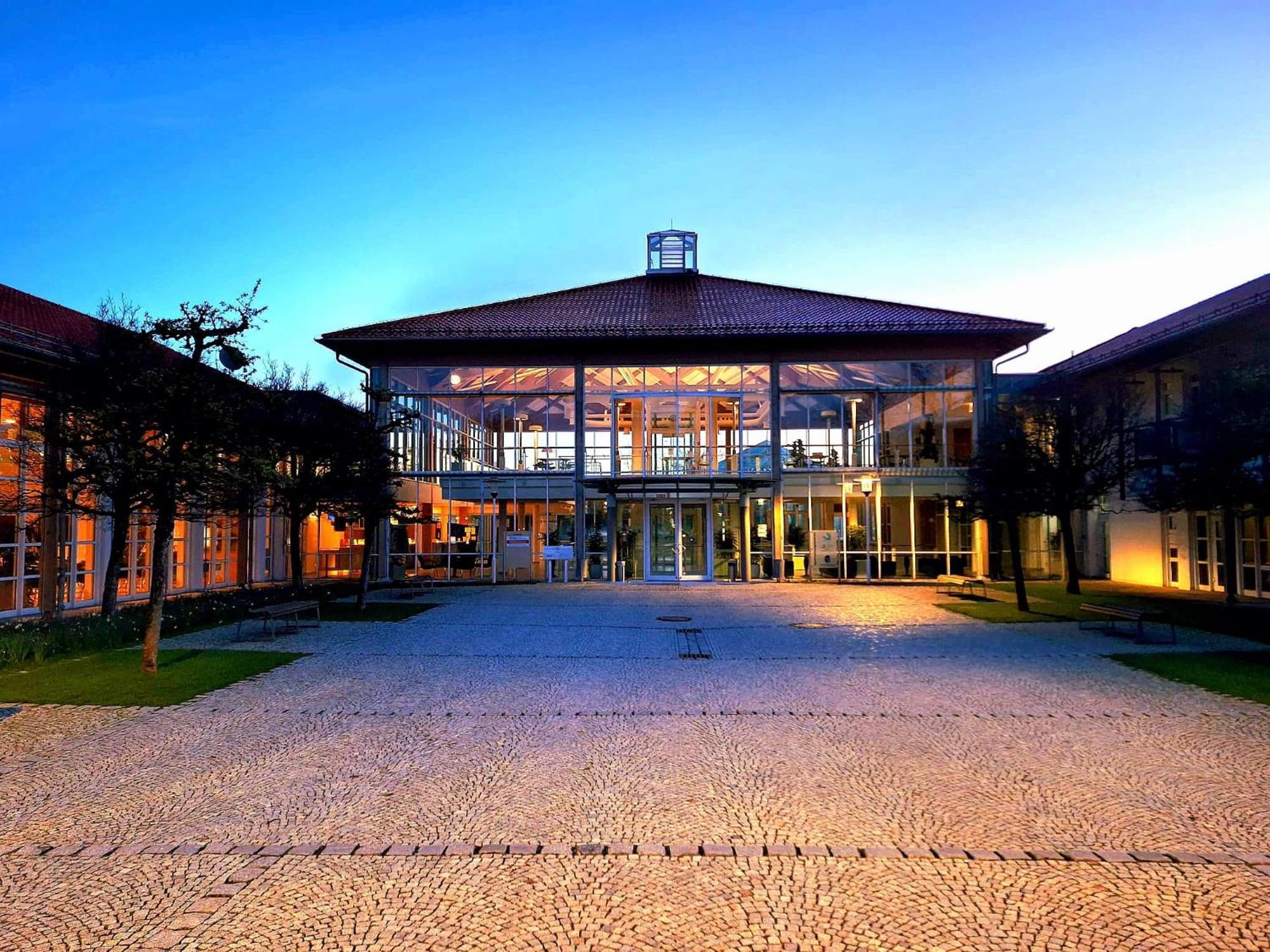 Sportschule Oberhaching Exterior foto